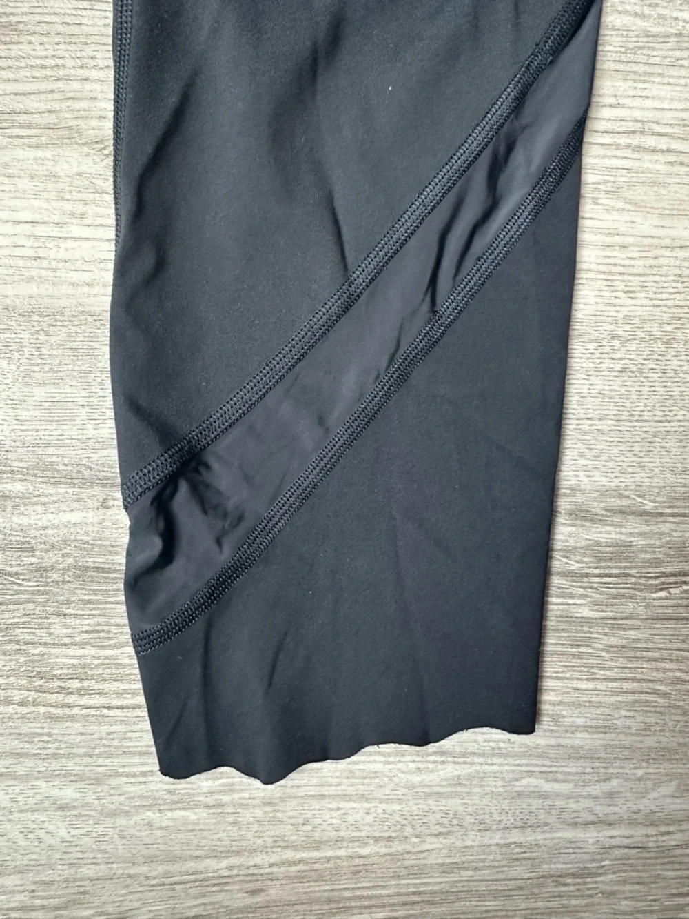 Lululemon Black Crop Leggings Size 10 - Picture 3 of 7